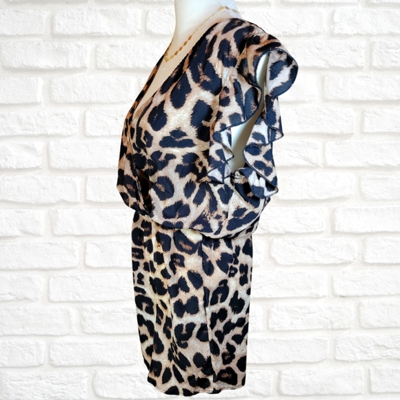 Leopard Romper w/ Ruffle Sleeves V-Neck & Side Zipper, Lightweight Material NWOT - Picture 3 of 8